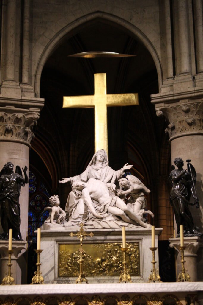 Croix de gloire de Notre-Dame de Paris