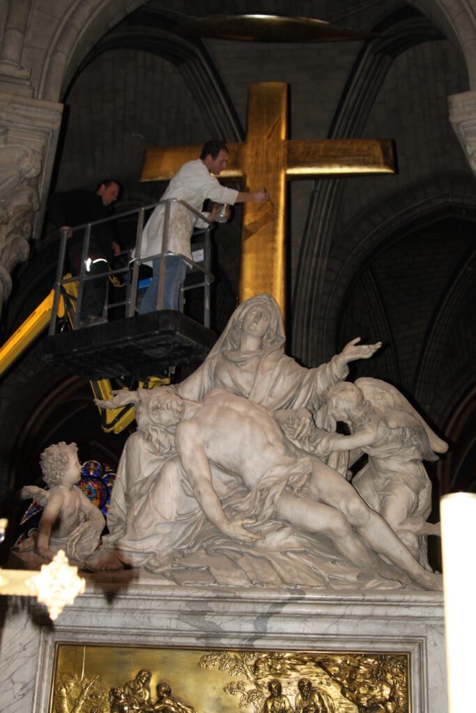 Notre-Dame de Paris — Croix de gloire — photo 10