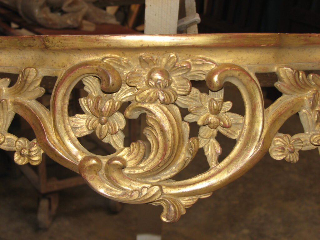 Rambouillet — Console dorée — photo 2